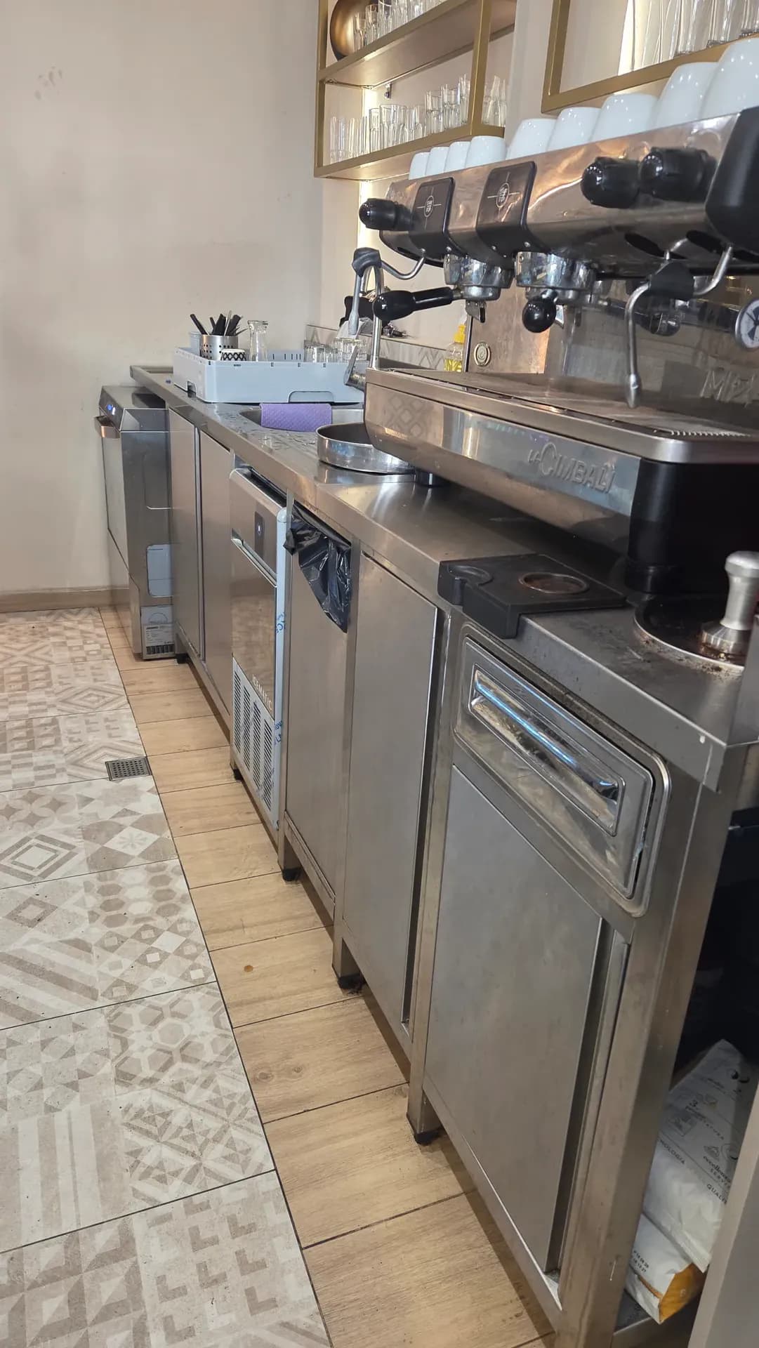 Inox retropult sa prostorom za mašinu za pranje suđa, ladicom za talog kafe i kantom za otpad